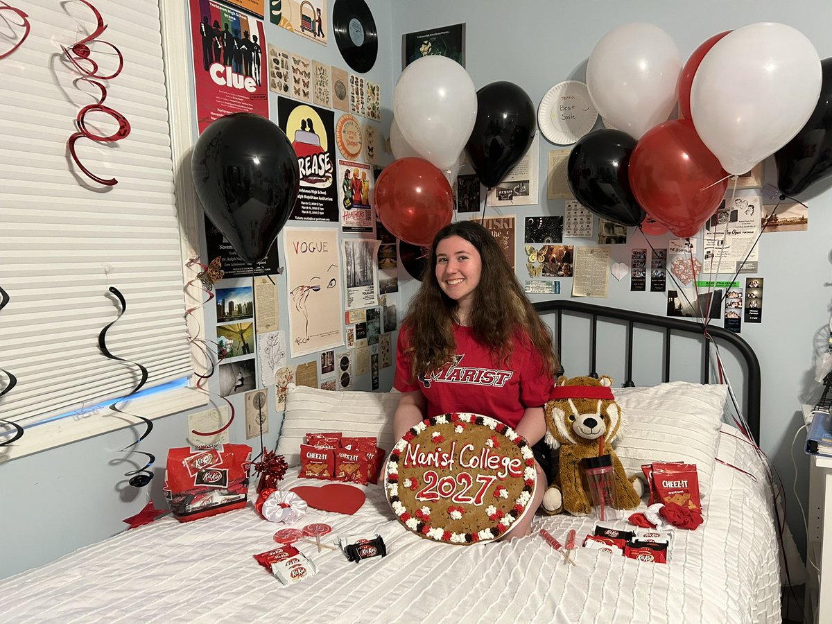 JennaAsher_Wise's tweet photo. I am thrilled to announce that I have officially made my commitment to attending Marist College!  I will be majoring in Fashion Merchandising and minoring in Theatre.  Go red foxes!!! ❤️🤍❤️ @YHSMrsMero #YHSWISE #FashionMerchandising @MaristFashion https://t.co/JZspjdYDbu