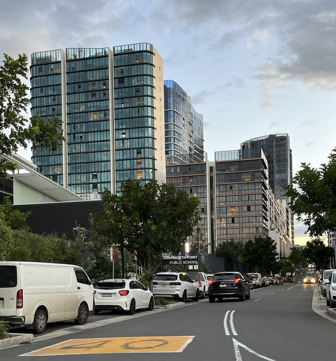 PhilipThalis's tweet photo. To all those noisy miners (&amp; the odd spatially-unaware economist) who spouts that let-her-rip developer-dictated density any answer to anything, I present case of Wentworth Pt - a monoculture of high &amp; higher densities totally without strategic justification or design merit.. https://t.co/3LorknAzub