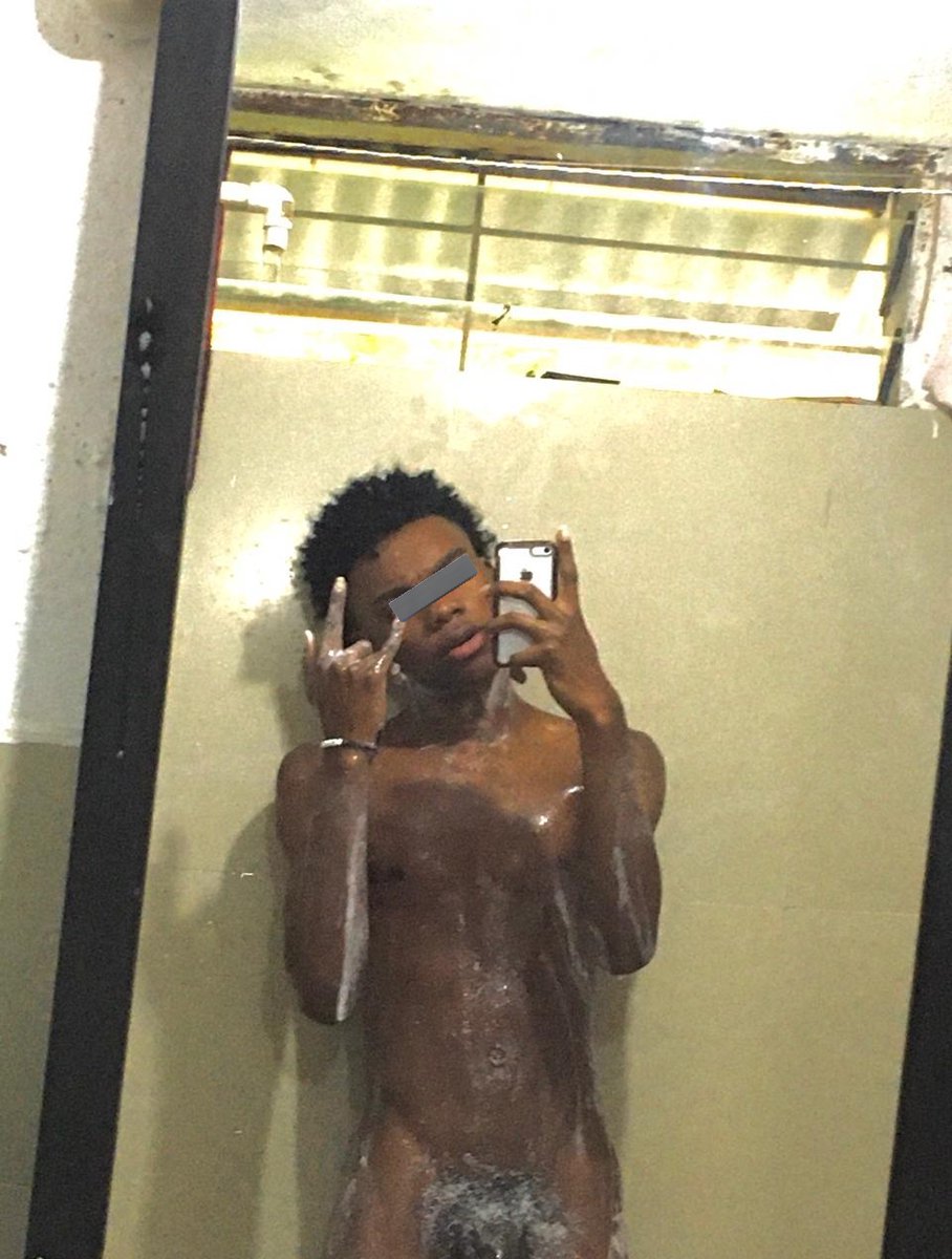 Sebasti31309023's tweet photo. Me acompañas ah ducharme 🧖🏽‍♂️🚿 https://t.co/8Jc5xfS6i2