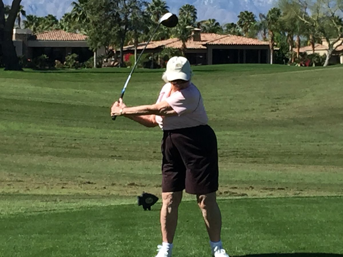 My last #Golf picture of my mom.
She could only play one hole that day.
OBTW: Made a legit par.
#PictureADay