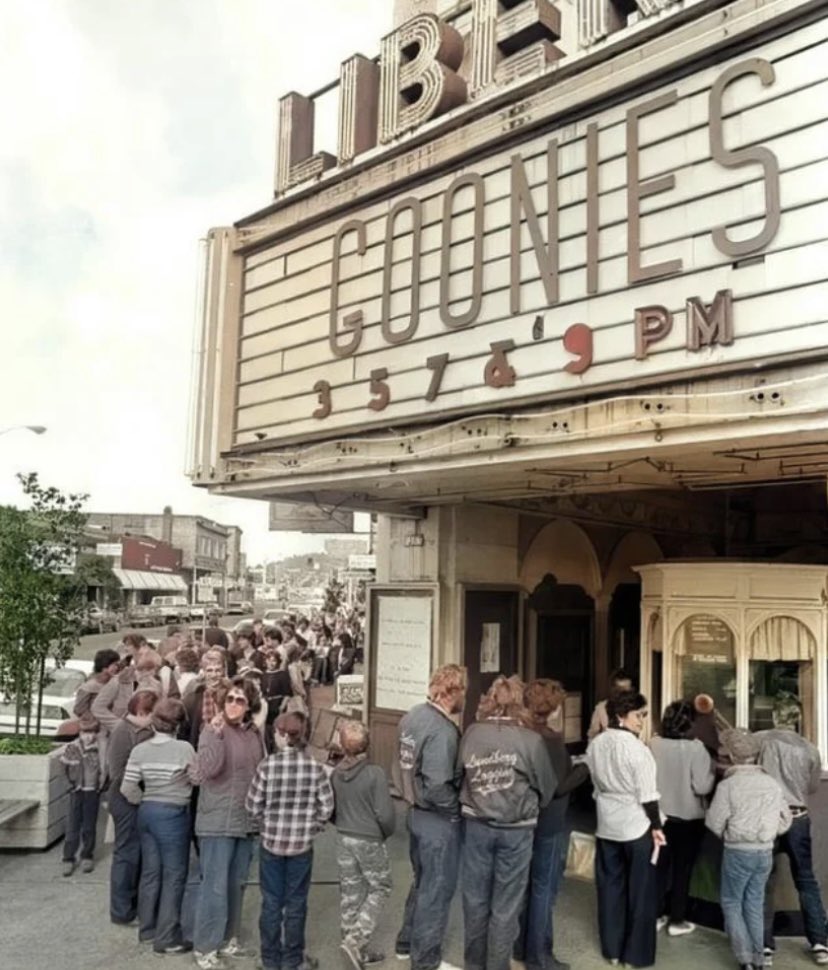 Now THIS is a Line Worth Waiting On! 

#TheGoonies #Goonies #MovieTheater #Theater #MovieLines