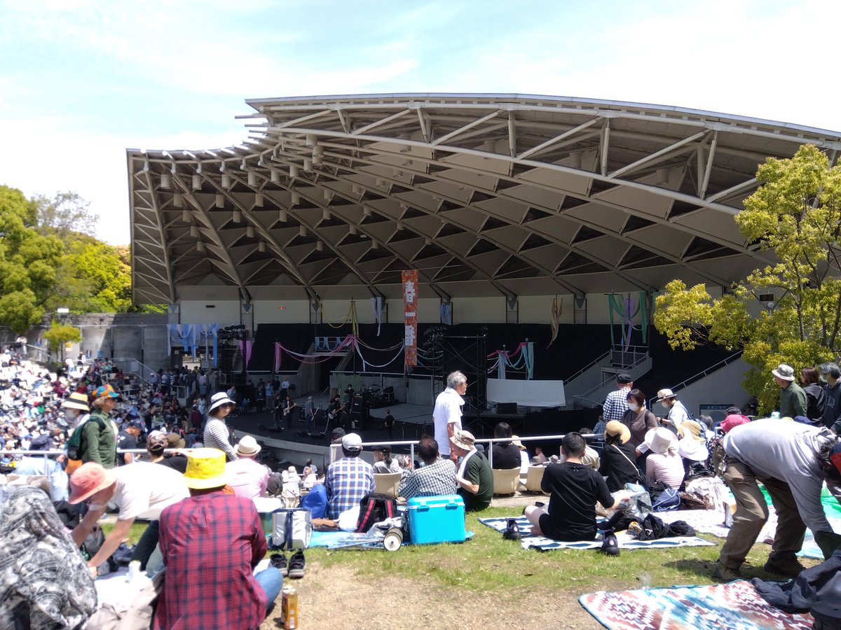 sudoumiyako's tweet image. 4年ぶり🎶
#春一番
#ハルイチ
#服部緑地野外音楽堂
