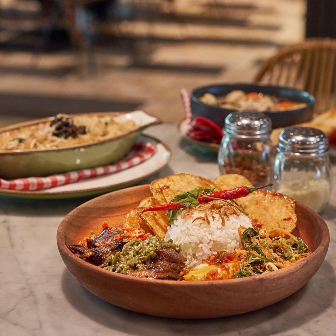 CentralParkMall's tweet photo. Spice up your day with our wide selection of menu from Kitchenette! Comment below and let us know which dish is your favorite✨
Kitchenette at Central Park Mall, GF (Tribeca Park)
#centralparkmall
#Kitchenette #KitchenTalks #KitchenetteDiary #HappinessIsHomemade https://t.co/dephWQJYXK