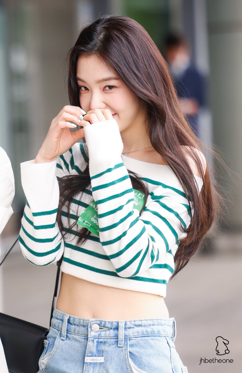 jhbetheone's tweet photo. Irene @ 20230502 Gimpo Airport 

#아이린 #IRENE
#Redvelvet https://t.co/X0Yez8MHWF