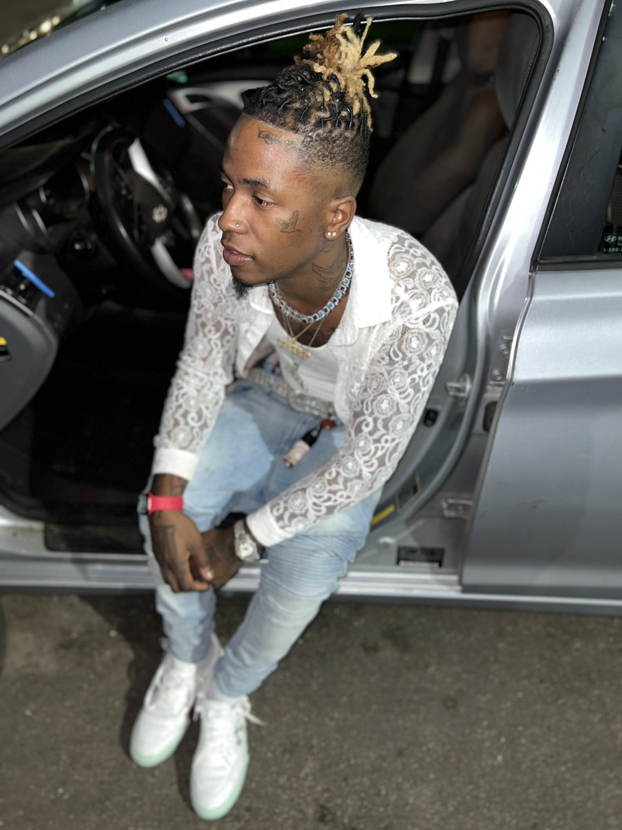 chirp_zilla's tweet image. Been Turnt 🤩 Way Befo This 💩 Was a Trend ✍🏾