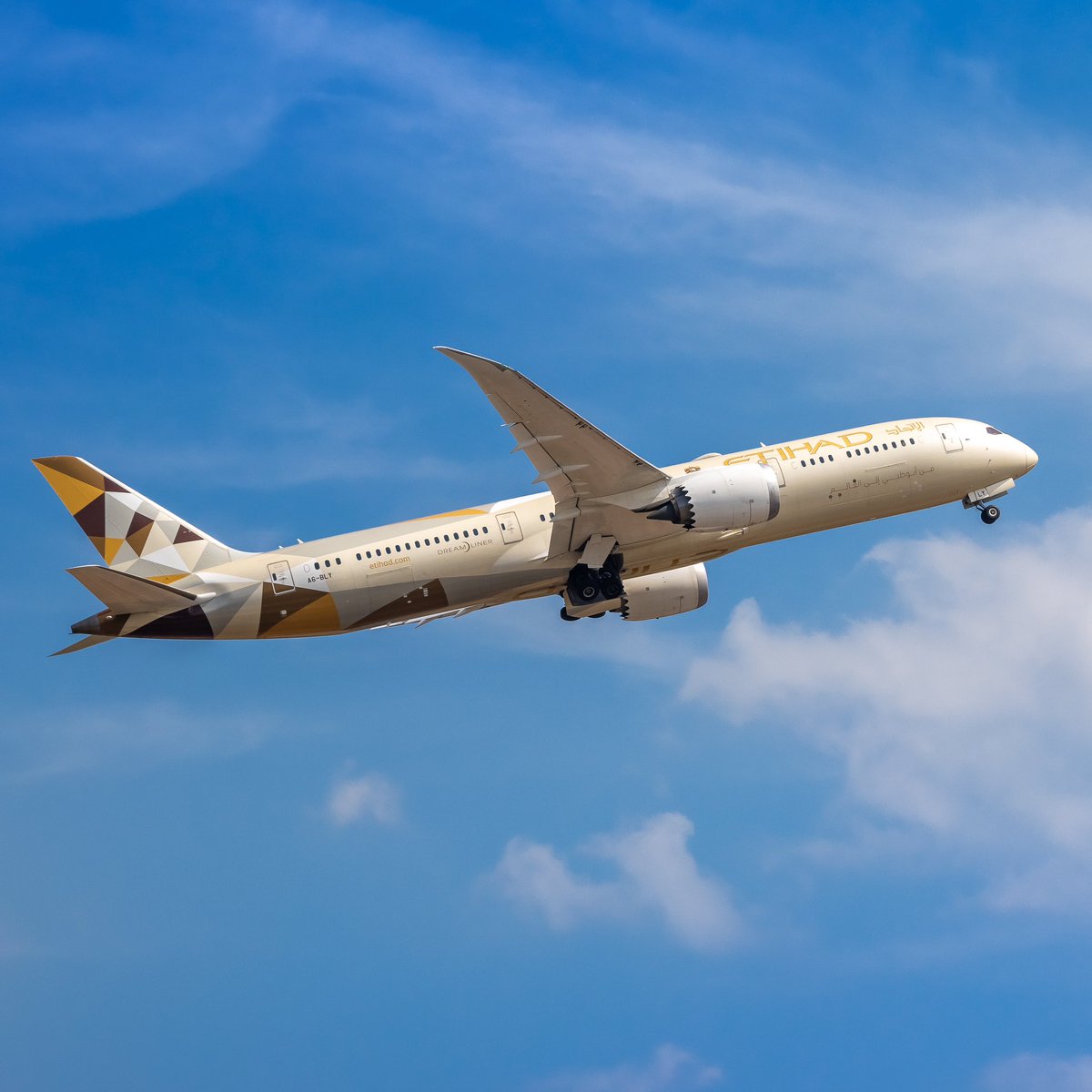 silishchev's tweet photo. Etihad Airways 🇦🇪 A6-BLY
Boeing 787-9 Dreamliner 
@etihad #etihad #maikhao #maikhaobeach #spotting https://t.co/kb6aLQEgGx