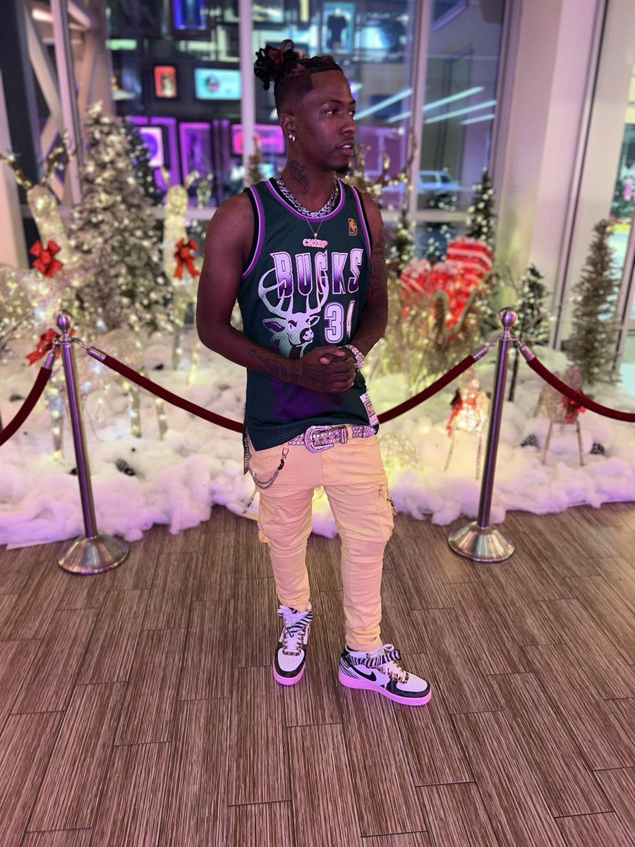 chirp_zilla's tweet image. I Only Pop Out When I’m Gettin 💸 Or Spendin Ts 🤑