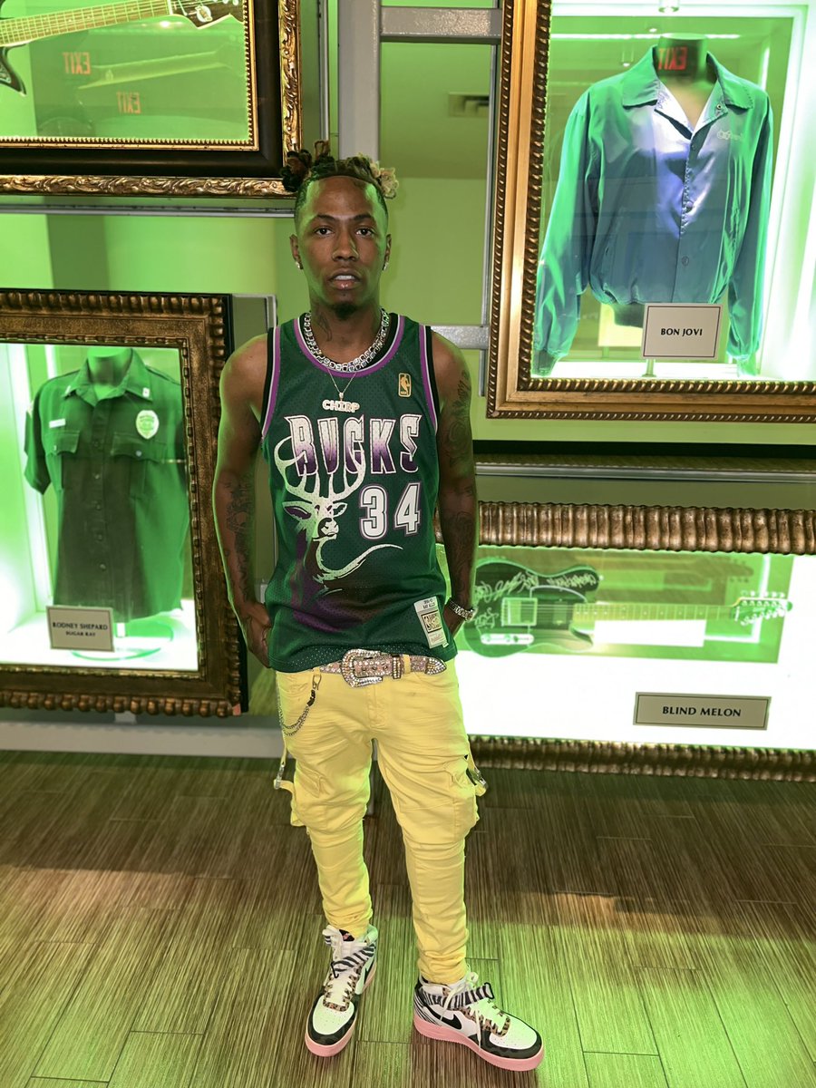 chirp_zilla's tweet image. I Only Pop Out When I’m Gettin 💸 Or Spendin Ts 🤑