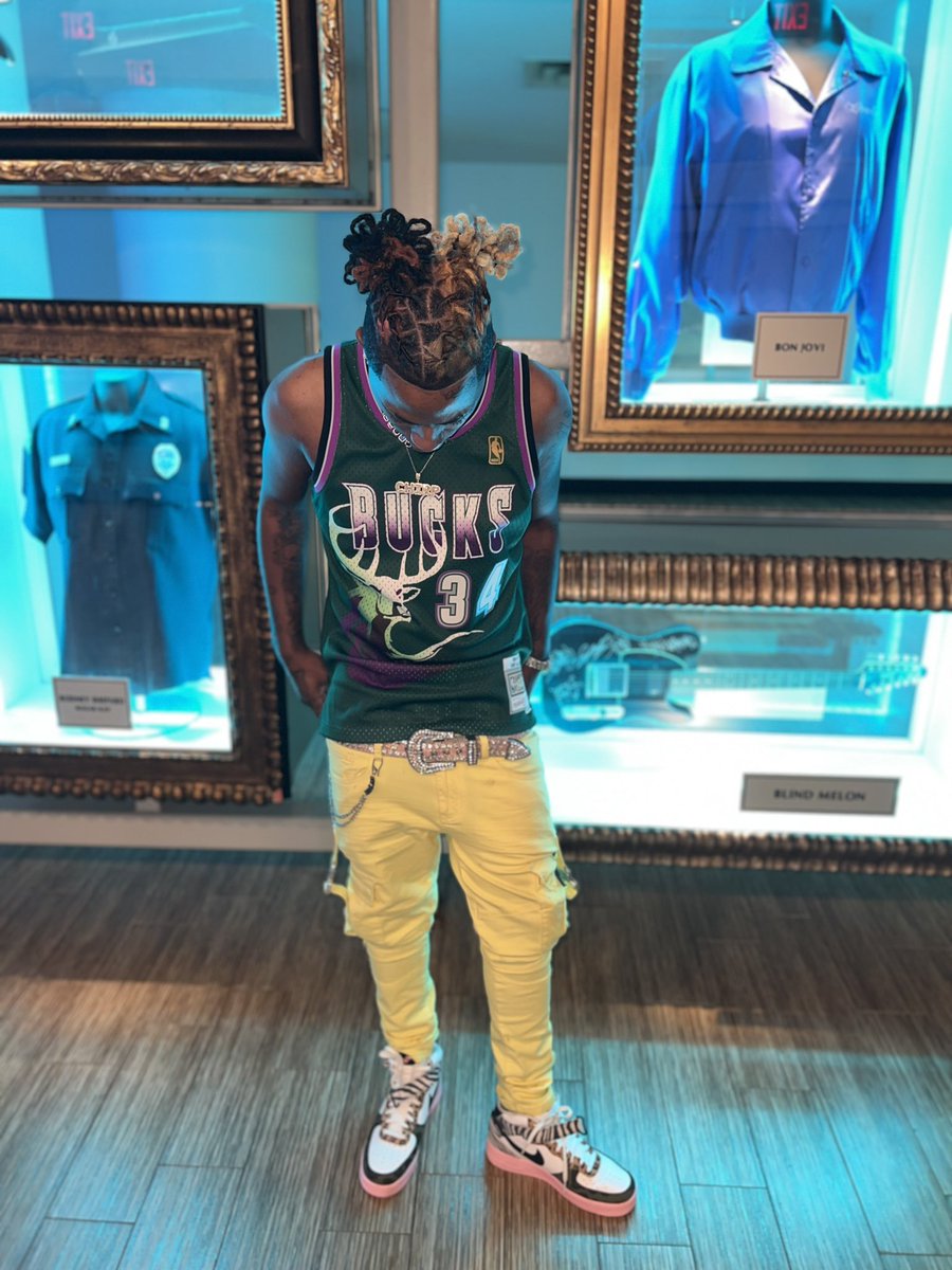 chirp_zilla's tweet image. I Only Pop Out When I’m Gettin 💸 Or Spendin Ts 🤑