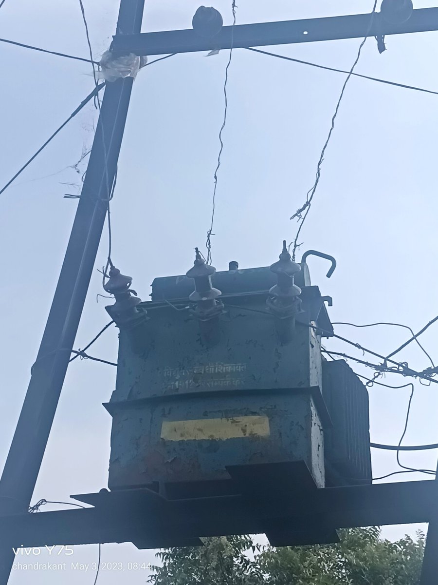 100 kva ptw parjapati mohalla bharatpur
SS.  Beenupur
LT line jarjar hai
LT protection not available
Earthing not available
LT ki line Village me hokar ja rahi hai
HT fuse not proper condition
11 kv jumper wound on HT bushing
Double pole jhuka hua hai