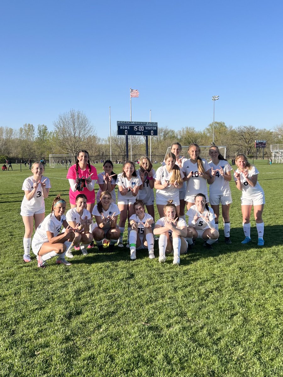 Girls win 5-0 over the Thunder!! Goals by Morgan(3) and Mia(2). Gnarly header off a Corner Kick by Morgan!! Lindsey and the D get another shutout!!
#PanoramaGirlsSoccer