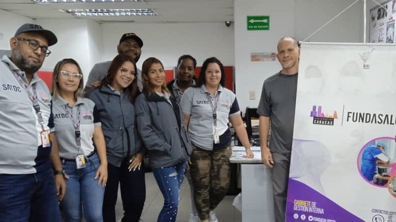 SatdcGdc's tweet photo. El equipo de @fundasaludccs realizó una Pausa Activa de Risoterapia a todo el equipo del #SATDC  para un mejor desarrollo en el entorno laboral. https://t.co/ei0g9j6CtX