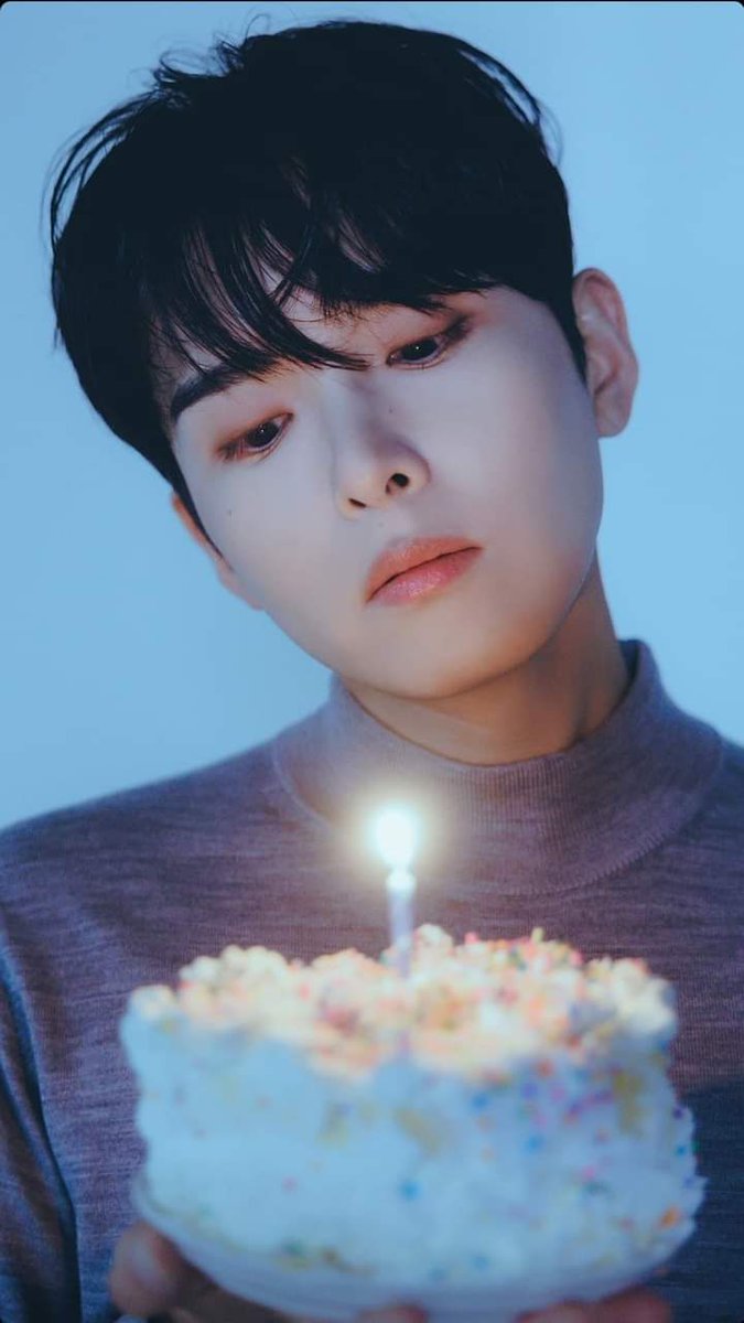 Mel_5711's tweet photo. Eres alguien muy adorable, verte reír me anima demasiado.
Tu voz es demasiado especial y escucharte es algo que no dejaré de hacer.
💙💙💙💙💙
#RyeowookDay https://t.co/wTgrY4LPRE
