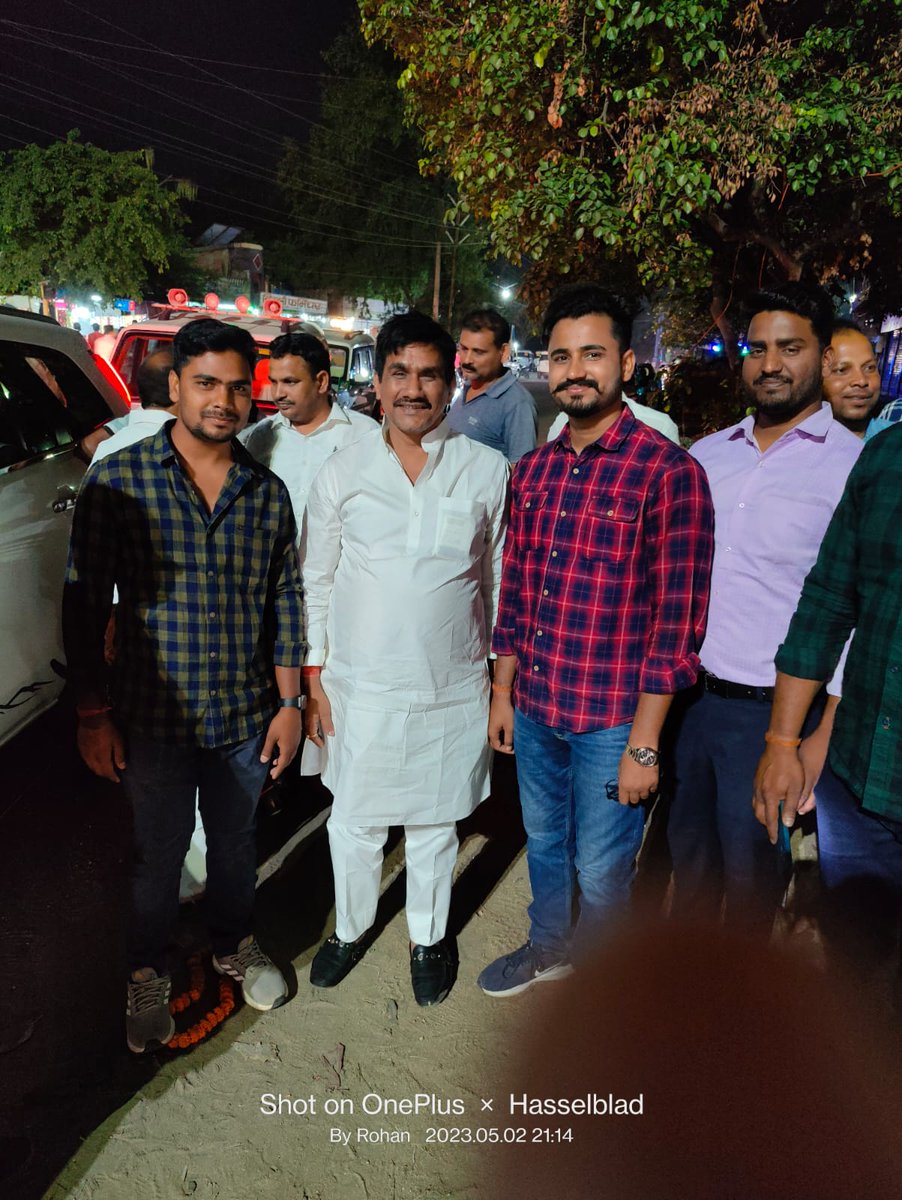 YadavSubhashRjd's tweet photo. कल देर रात कोडरमा में  ऊर्जावान कार्यकर्ताओं एवं शुभचिंतकों द्वारा स्वागत एवं सत्कार से अभिभूत हूँ।
आप सभी को आभार🙏
@RJD4Jharkhand https://t.co/dlWhchOZQk