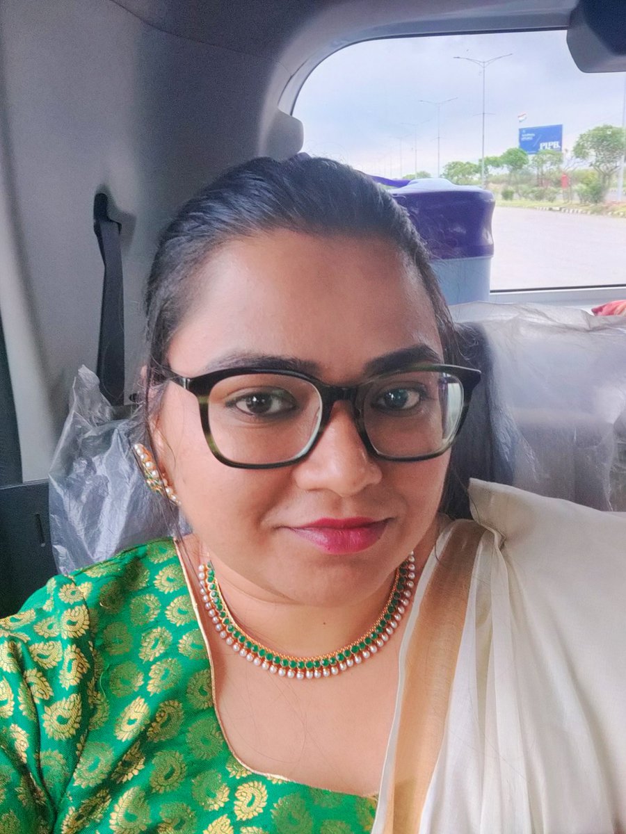 All set for the first of many upcoming family functions. Feeling bright and beautiful.
#MereBrotherKiWedding  #FamilyLife #IndianWeddings #HouseWarming