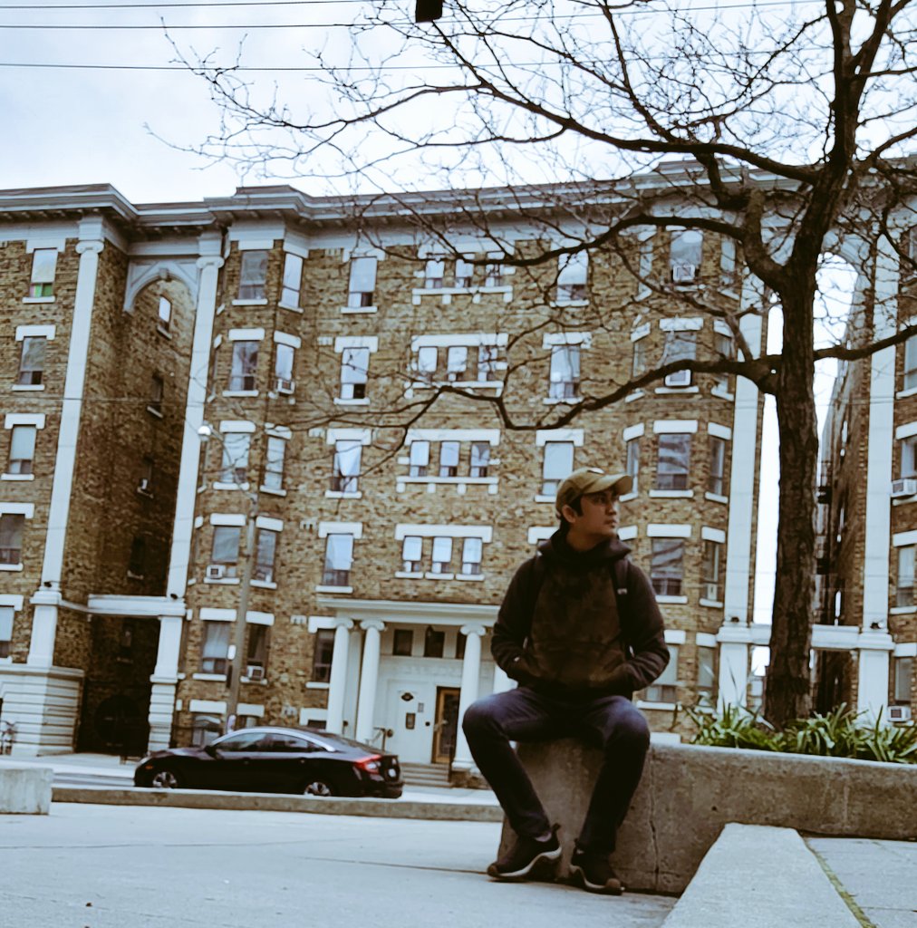 DonStephenGB's tweet photo. Sat down after a walk #positivityiskey #smilealways #thankful #toronto #torontolife 🇨🇦🇨🇦🇨🇦 #canada #canada_life🇨🇦 #donstephen #myginoo #rhl https://t.co/weoH1VQO92