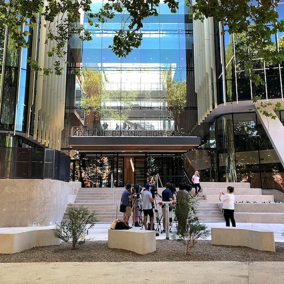 VWMASchools's tweet photo. This morning, we visited Adelaide Botanic High School for their Anzac Day service.

It was a moving ceremony, excellently managed by student leaders.

Our own Robert Kearney OAM was the keynote speaker, and he talked about the importance of remembrance. https://t.co/vs0u3Hd7m9