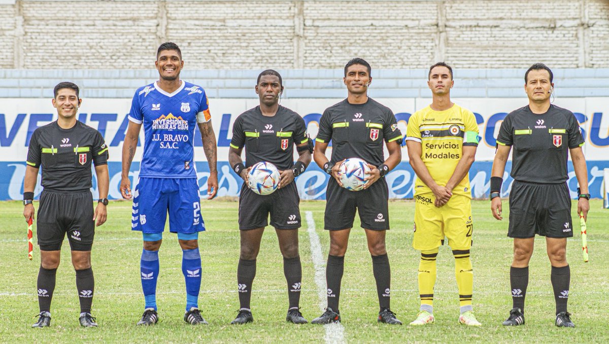 UnTalAaronSan's tweet photo. Esta tarde en Ventanilla empataron a cero Deportivo #Coopsol y #Santos FC por la #Liga2
A diferencia de otras veces, el resultado de esta tarde no se explica desde la ineficacia en los delanteros, sino por un “temor” arbitral a las jugadas de peligro.

📷Paolo Vallejo/@DeChalaca https://t.co/d3ygmrebf0