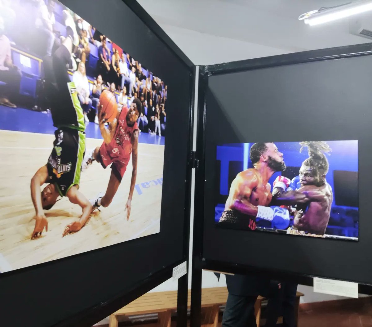 Hjalm25's tweet photo. Entrega del II Premio Nacional de Fotoperiodismo, un recorrido por las obras de los fototeporteros englobando todo el 2022 , desarrollado en el Museo Fortaleza de Santo Domingo.
@ErikaSantelices por la invitación ,👏👏👏.
@Fotoperiodista5
@barriaphotograph
#AFPRD https://t.co/KHpADtWb1F