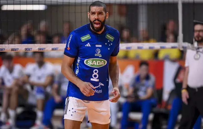fellipebambam's tweet photo. 2 Pesos e 2 Medidas: a Jogadora de Vôlei de Praia em evento ao vivo desrespeitou e agrediu verbalmente o Presidente da República, não se arrependeu e sofreu uma leve advertência. O Jogador de Vôlei de quadra Multi campeão olímpico e mundial, postou no twitter um ataque ao presidente ilegítimo, se arrependeu e sofre as maiores sanções, 5 anos suspenso e a Seleção de Vôlei ameaçada de perder patrocínio e verbas. Isso pq dizem q vivemos num Estado Democrático de Direito.