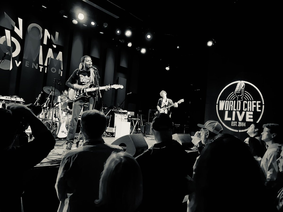 johnvettese's tweet image. Winding down from day one of #NONCOMM and @hannahjadagu’s spellbinding performance of songs from her @subpop debut is def my set to beat for the week. She plays an @R5Productions show at @PhilaMOCA in September and it’s going to be fantastic. ✨