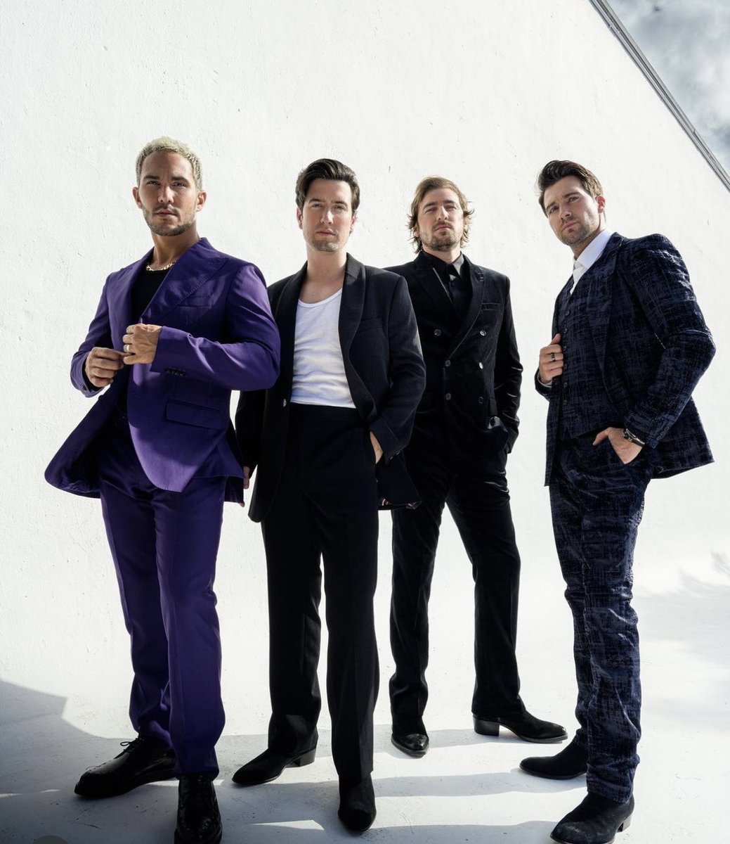 SOSTimeRush's tweet photo. SON TAN HERMOSOS https://t.co/xa2jjFdAnu
