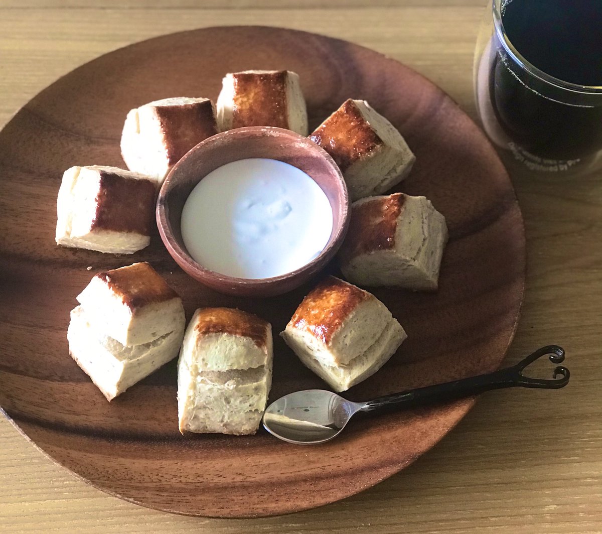 Naruheso2's tweet photo. ホシノ天然酵母でスコーン焼きました。

迷いに迷ったのが、卵液を塗るか塗らないか
鳥インフルエンザの影響が未だ続いていて、玉子が手に入り難い🐔

でも、塗った方が断然美味しいので、貴重な1個を使いました！

もしかして、札幌中のお弁当から玉子焼きが消えてるかもしれません https://t.co/DlicVEXyeG