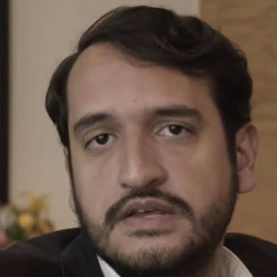 neoliberalover's tweet photo. Sí, pero mis hermanos roban más. https://t.co/2yUWspn2ko