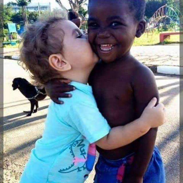 CruzFhely's tweet photo. Color and Age doesn't Matter Between two Lovers...💜❤️❤️(TrueLove) and (PureHeart)
#GoodMorning
#MyTwitterFriends https://t.co/G5kpMwXkOd