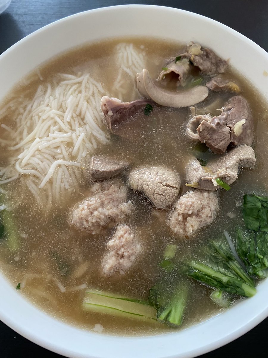 terupuni's tweet photo. 今日のランチ、
Hon Kei Food Corner のMixed pork Soup noodle🐷
美味しい！ https://t.co/5AriF9mRhs