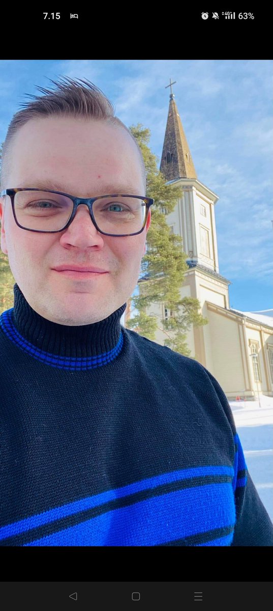 Dimmu141's tweet photo. Kun Marin käytti sinimustahallitus nimitystä, niin somessa syntyi kohu. Noh, tyyppi kuvassa on KDn meuvotellija hallitusneuvoteluissa Sami Kilpeläinen. https://t.co/d0VllNPVEK