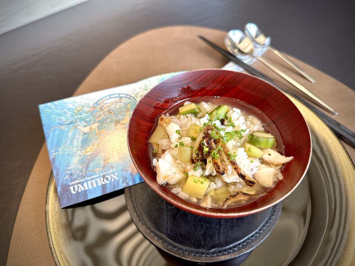 Umitron_EN's tweet photo. 🌊🐟Our sustainably farmed Japanese seabream using AI is making waves in Singapore with Chef Shusuke Kubota from Omakase@Stevens. Served as a rice and chazuke course, it's only available as an add-on until June 15 or until it runs out. Don't miss out on this chance to try it!🌊🐟 https://t.co/gK39QSfssx