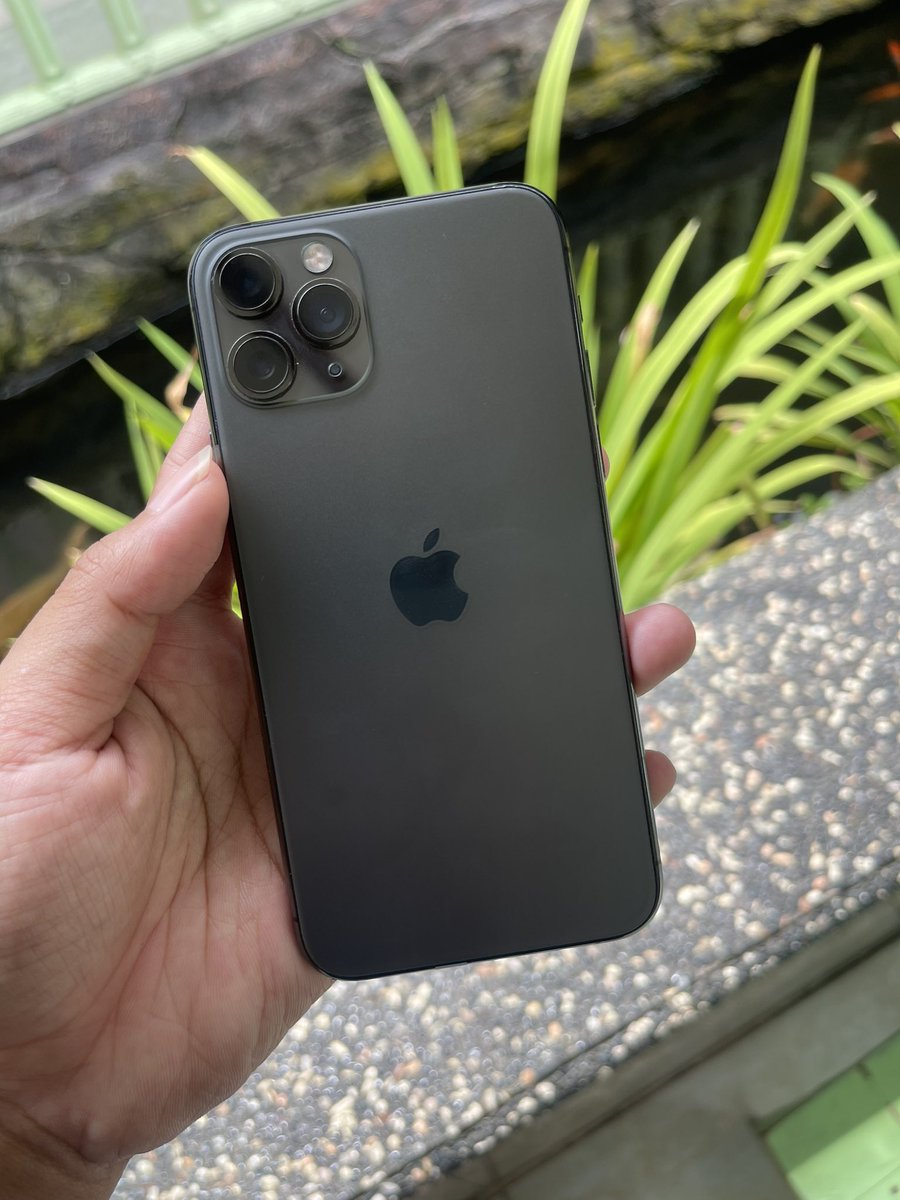 matcha_iphone's tweet photo. Wts Iphone 11 Pro 64 GB Mulus
✨Sinyal Imei aman, All operator
✨BH Tinggi , Gaada minus, Fullset
✨Dom Malang Kota (Jauh bs tokped)
Price ?, DM 📩
#zonauang #zonajajan #iphonemalang #malangiphone #jualiphone #jualipmalang #iphonemurah #jualiphonemalang #applemalang #ipmalang https://t.co/XaNkP2hPRj