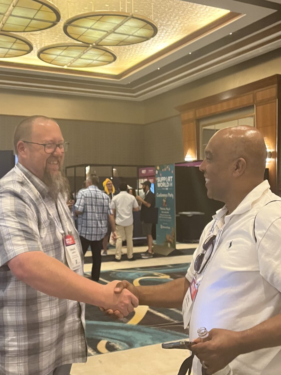 ThinkHDI's tweet photo. Today, our keynote speaker Paul Long, taught us 6 lessons. First, in life, create meaningful relationships 
We did that today at Support World Live ‘23

#thinkhdi
#supportworld https://t.co/zTUTTflsdw