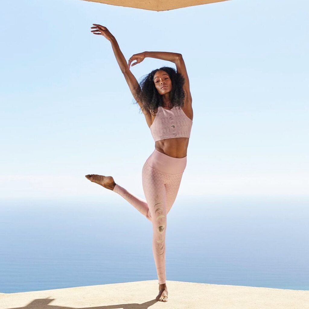 wearebawah's tweet image. There’re only one or two left of your fave styles in the nearly gone sale with up to 30% off - enjoy! 🩵

#sale @onzie #nearlygone #swimwear #activewear #yoga #reformerpilates instagr.am/p/CrxHfgpoDJl/