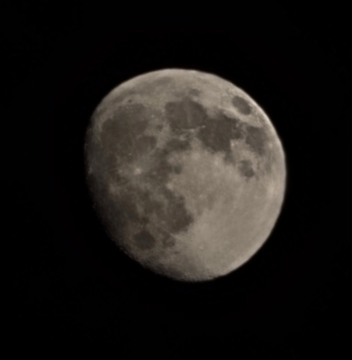 Tryed taking this and it a pretty good photo of the moon if you ask me #moon #nightlife