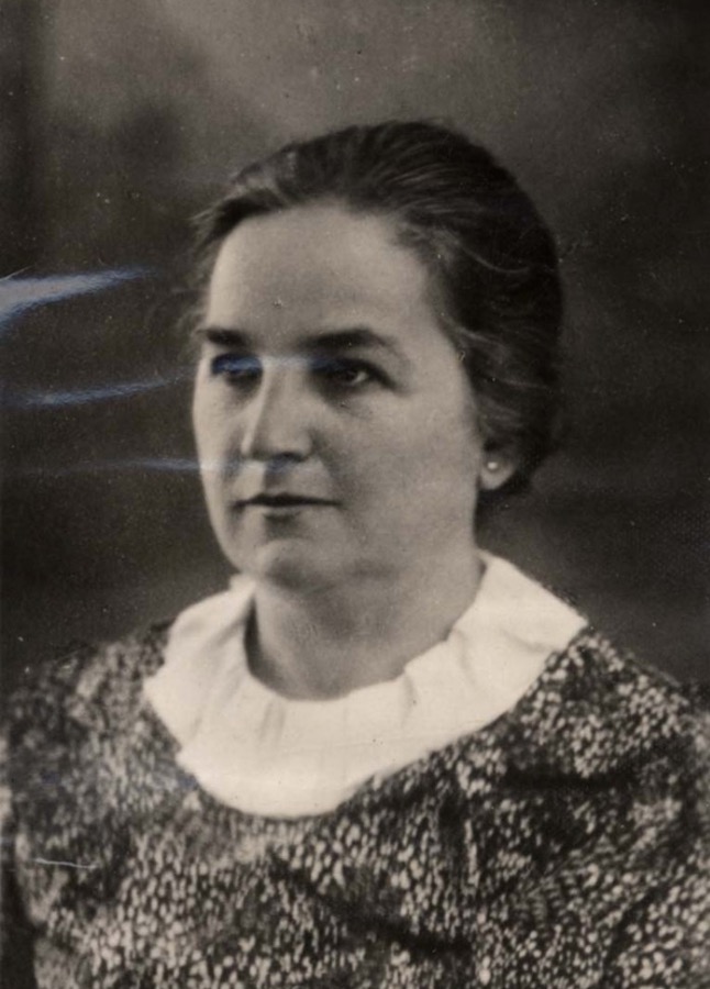AuschwitzMuseum's tweet photo. 3 May 1880 | A Polish Jewish woman, Bluma Sternberg, was born in Chrzanów. She lived in the town of Oświęcim (that Germans turned into Auschwitz).

In June 1943 she was deported to #Auschwitz from the ghetto in Będzin. She was murdered in a gas chamber. https://t.co/rnF0fkMmWM