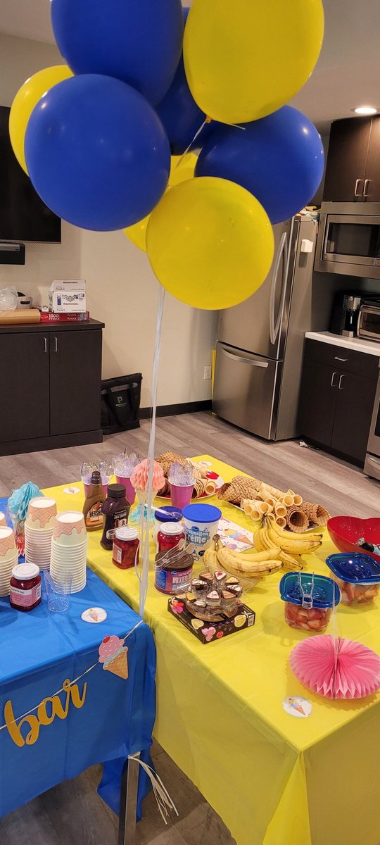 marikuklish's tweet photo. Happy Employees Appreciation Week. Ice cream social hosted by NHS and CSF #providenceburbank @PHSburbank https://t.co/OGs5v0KZbk