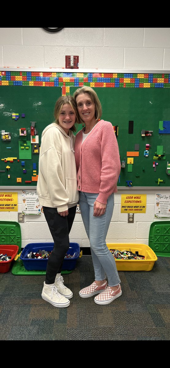 LinkhornParkES's tweet photo. #bringyourchildtoworkday was nothing short of wonderful at #LPES @mrswynn_art & @paulamott13 loved having their kids spend the day with them and work alongside them. @vbschools @_kabecker @shannonnestep @KScarbs @joshuajwilks @LeadVBCPS @PGIVBCPS https://t.co/JGuPhvOqyC