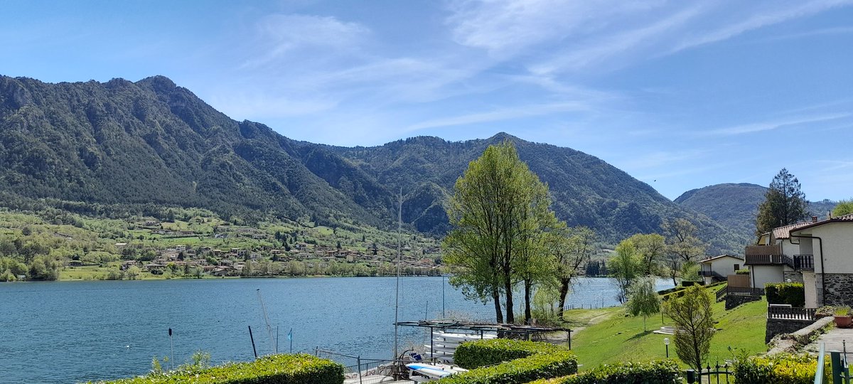 Idromeer's tweet photo. Good morning from #LakeIdro.
2 persons holiday apartment for rent at holiday park #TreCapitelli: https://t.co/4Y27s1GCMd
#goodmorning #Wednesday #Spring #Primavera #Idro #May #Mai #May2023 #goodmorning #holiday #relax #lake #mountainlake #Idrolake @Airbnb https://t.co/lCBwWsWaUp