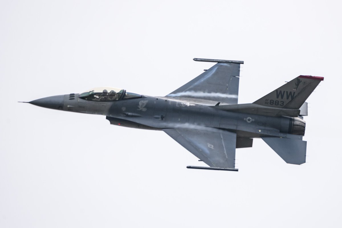 Setchy_111's tweet image. 2023-05-03 13:25~
F-16デモフライト訓練
 #PACAFViperDEMO 
 #DemoPacaf
 #三沢基地