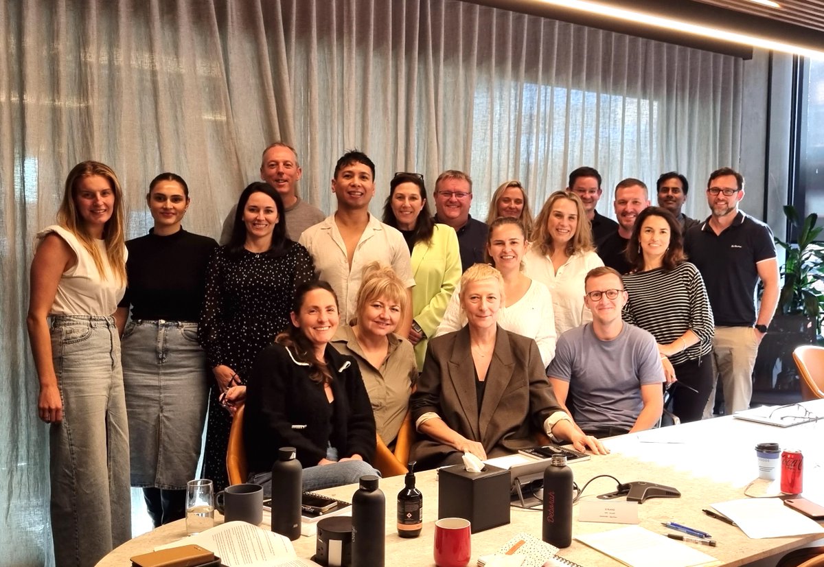 askjoehart's tweet image. ✨Recently I rounded out a year of working with some remarkable humans who&apos;ve all demonstrated a powerful commitment to their #leadershipdevelopment

💛I want to congratulate all, &amp;amp; @strandbags, for investing in the evolution, growth &amp;amp; #proflearning of their #leaders

#selfgrowth