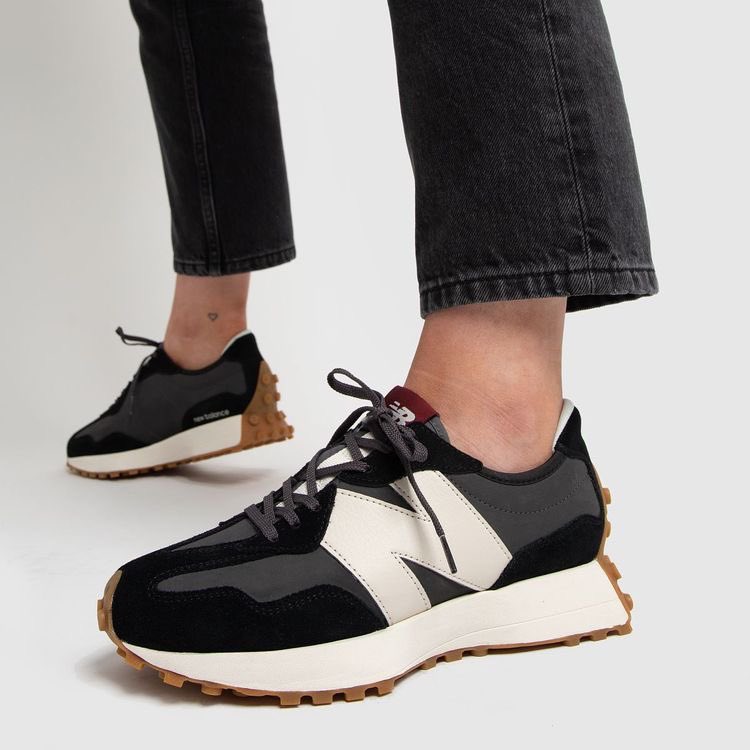 lazypandastore's tweet photo. -New balance 327 
توفرت للطلب ، والشحن مجاني ♡ https://t.co/CkKCat2Y6y