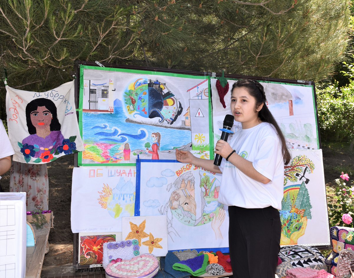 ecoboost4ca's tweet photo. On April 29, we organized a “Festival of Nature Lovers”, involving “Green Patrols” from six secondary schools of Kanibadam.During the Festival, the kids displayed exhibition of hand crafts, models and drawings. https://t.co/Tq9UvUHtw6