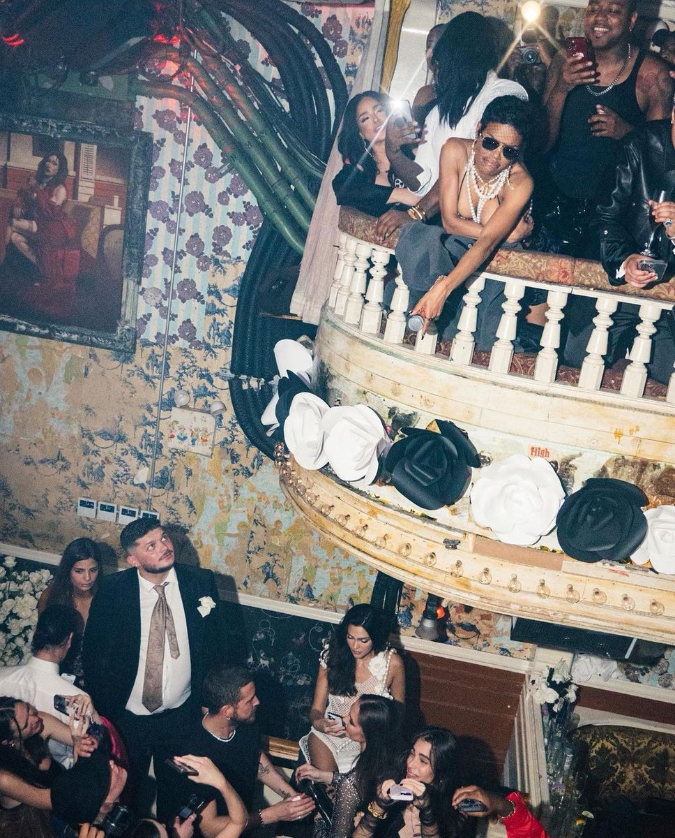 caoticalucie's tweet photo. Las fotos de la after-party de la #MetGala. "Babylon", Damien Chazelle, 2022 https://t.co/qi82LdPnQp