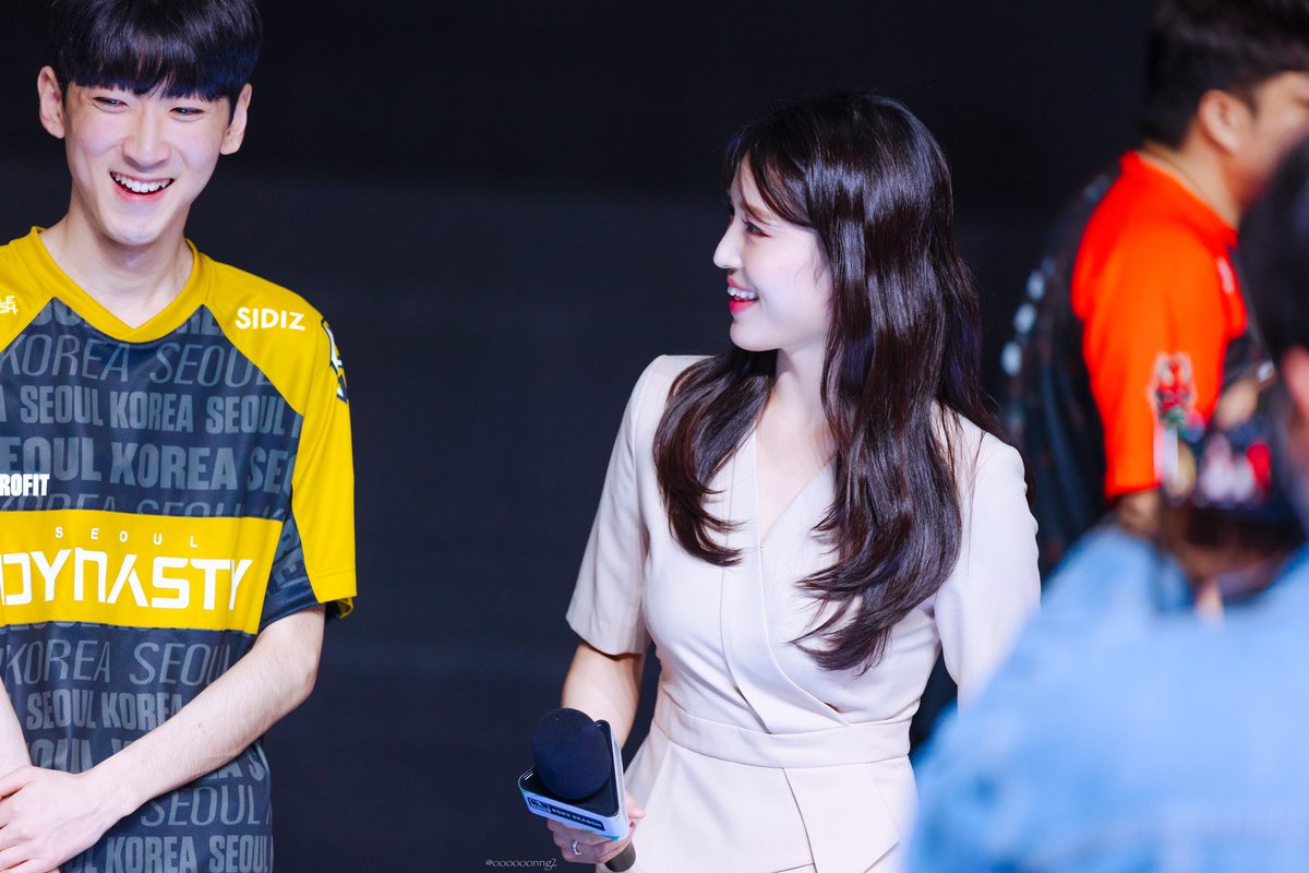 oooooonng_pic's tweet photo. 오버워치 리그 동부 스프링 스테이지 예선전 Day 1

봄이어따..

#손혜민 https://t.co/jnvpBjlFL1