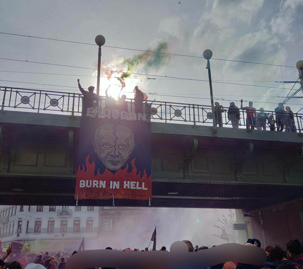 RISEUP4R0JAVA's tweet image. Our first of May: All Power to the people - Jin Jiyan Azadî!
#01May2023