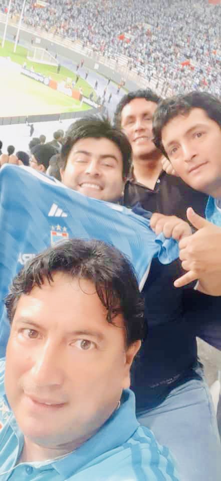 BillyAlessh's tweet photo. @GvardiaXtremaOF Mi batería celeste! Siempre presentes!!! 🥳 https://t.co/F7fm0enapE