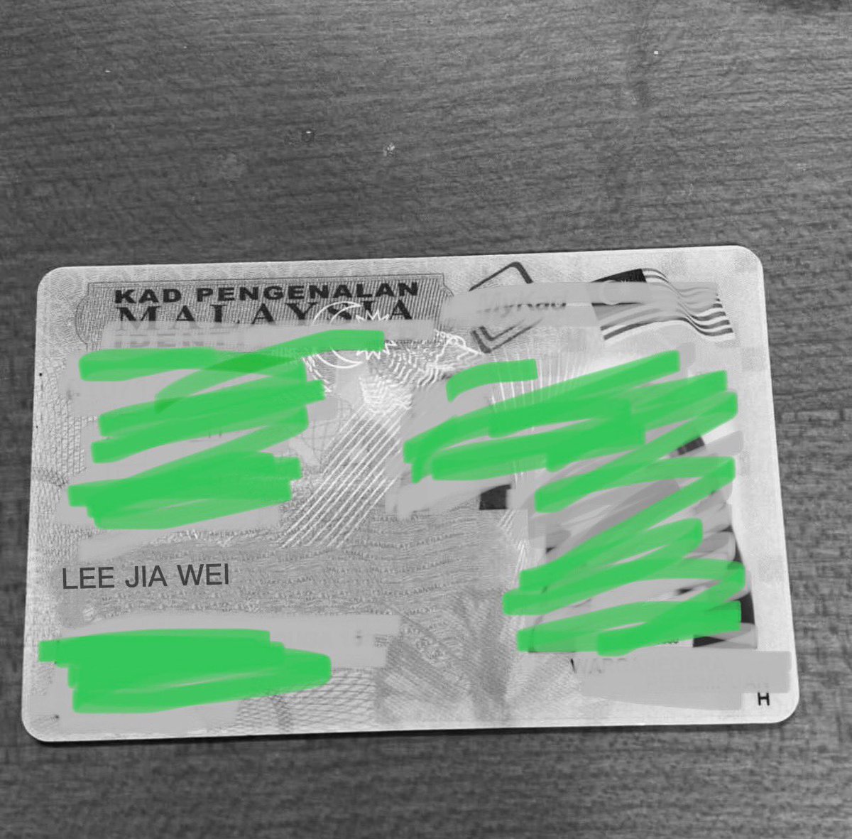 photobooked's tweet image. SCAMMER ALERT‼️ #TDS2inKL 

DO NOT transfer to: 
Chan Wai Keong
CIMB
7077582749

this is their xhs acc. the ticket they sent me is P1 305 Row E Seat 6 selling at RM800. they edited their ic (which i didnt realise at all until my friend pointed out)-