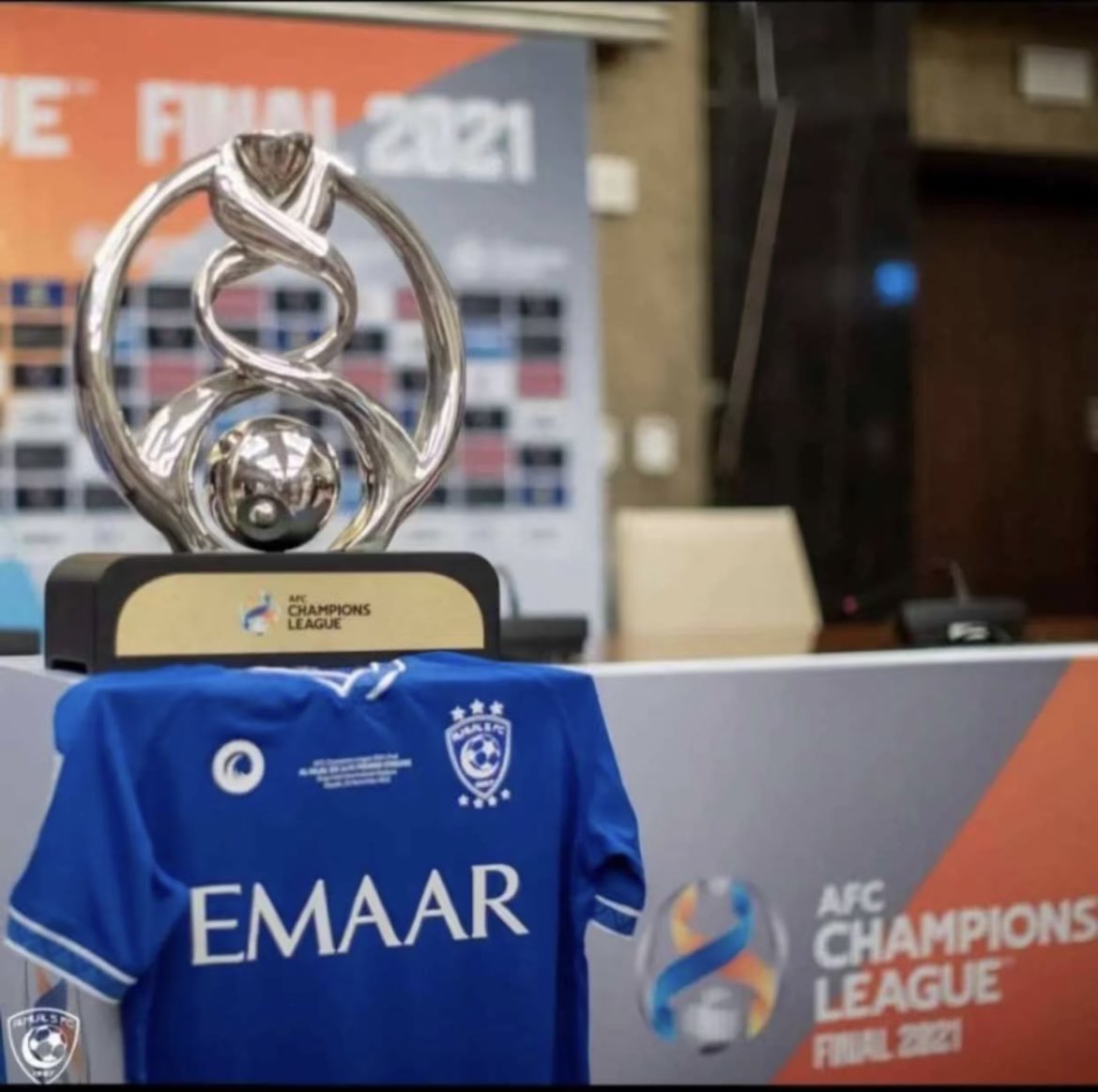binkhodor's tweet photo. الصعب هلاَّ قلت ياصعب سهلا 

دامك تبيني فانت ياصعب شوقي 

أحب عسف المهرة اللي تغلى

وأحب أروض كل طرف يموقي 

#الهلال_في_اليابان https://t.co/yHXMFBEDAm